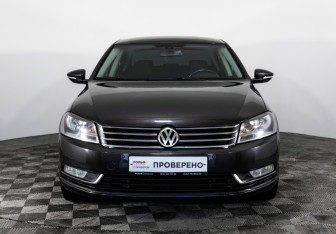 Подержанный автомобиль Volkswagen Passat Sedan 2011 года (2 фото)