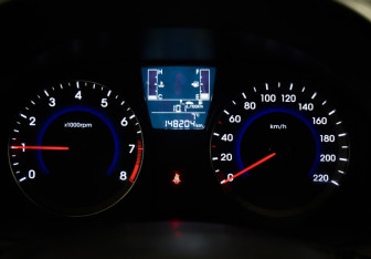 Подержанный автомобиль Hyundai Solaris Hatchback 2015 года (21 фото)