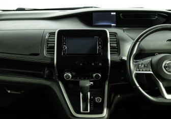 Подержанный автомобиль Nissan Serena Minivan 2019 года (14 фото)