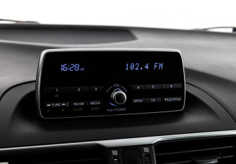 Подержанный автомобиль Mazda 3 Sedan 2013 года (14 фото)