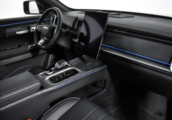 Подержанный автомобиль Jaecoo J7 2024 года (13 фото)