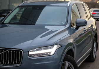 Подержанный автомобиль Volvo XC90 2019 года (2 фото)