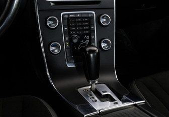 Подержанный автомобиль Volvo S60 2010 года (12 фото)