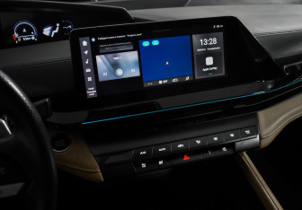 Подержанный автомобиль Changan UNI-V 2022 года (16 фото)