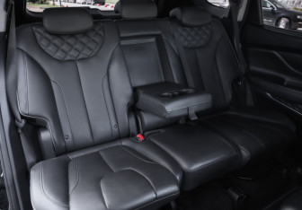Подержанный автомобиль Hyundai Santa Fe 2022 года (32 фото)