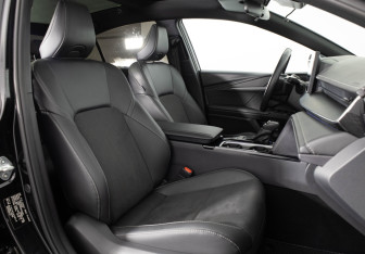 Подержанный автомобиль Toyota Camry Sedan 2024 года (20 фото)