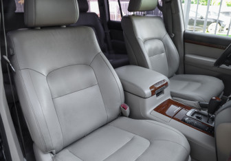 Подержанный автомобиль Toyota Land Cruiser Suv 2013 года (30 фото)