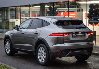 Подержанный автомобиль Jaguar E-Pace 2018 года (7 фото)
