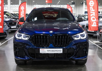 Подержанный автомобиль BMW X6 2021 года (5 фото)