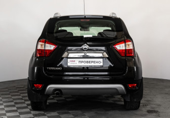 Подержанный автомобиль Nissan Terrano 2018 года (6 фото)