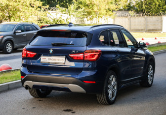 Подержанный автомобиль BMW X1 2017 года (6 фото)