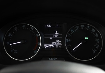 Подержанный автомобиль Skoda Rapid Liftback 2016 года (10 фото)