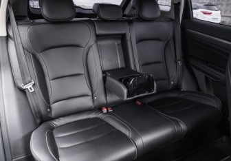 Подержанный автомобиль Geely Atlas Pro 2021 года (27 фото)