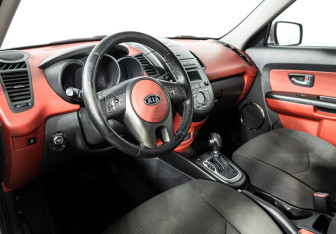 Подержанный автомобиль Kia Soul 2012 года (11 фото)