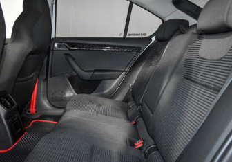 Подержанный автомобиль Skoda Octavia Liftback 2014 года (12 фото)