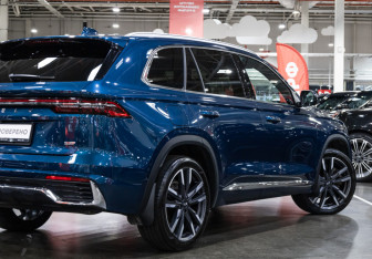 Подержанный автомобиль Geely Monjaro 2023 года (8 фото)