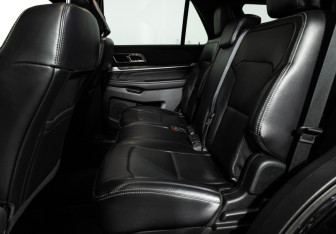 Подержанный автомобиль Ford Explorer 2019 года (10 фото)