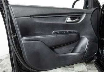 Подержанный автомобиль Kia Rio Hatchback 2020 года (24 фото)