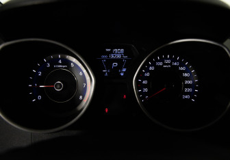 Подержанный автомобиль Hyundai Elantra Sedan 2012 года (11 фото)