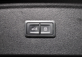 Подержанный автомобиль Audi Q5 2021 года (18 фото)