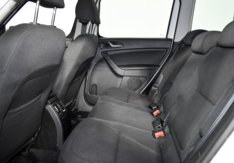 Подержанный автомобиль Skoda Yeti 2014 года (11 фото)