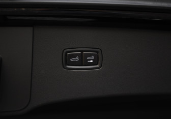 Подержанный автомобиль Porsche Cayenne 2020 года (32 фото)