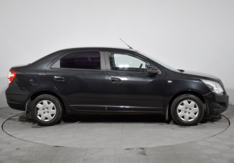 Подержанный автомобиль Chevrolet Cobalt Sedan 2013 года (4 фото)