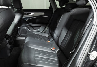 Подержанный автомобиль Audi A6 Sedan 2021 года (10 фото)
