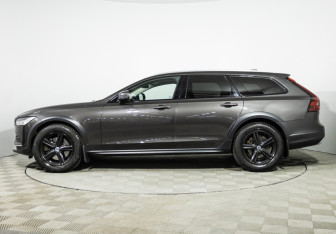 Подержанный автомобиль Volvo V90 Cross Country 2020 года (8 фото)