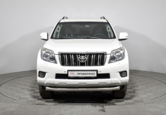 Подержанный автомобиль Toyota Land Cruiser Prado 2010 года (2 фото)