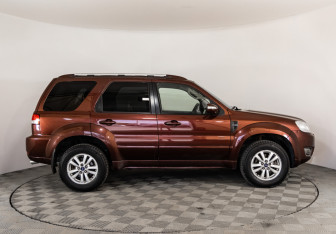 Подержанный автомобиль Ford Escape 2008 года (4 фото)
