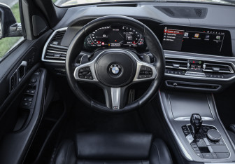 Подержанный автомобиль BMW X5 2019 года (14 фото)