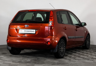 Подержанный автомобиль Ford Fiesta Hatchback 2007 года (5 фото)