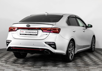 Подержанный автомобиль Kia Cerato Sedan 2020 года (5 фото)