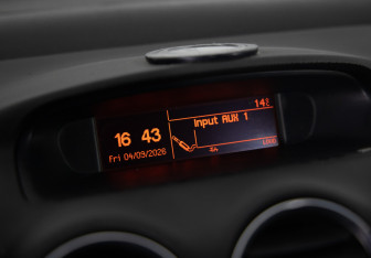 Подержанный автомобиль Peugeot 308 Hatchback 2012 года (17 фото)
