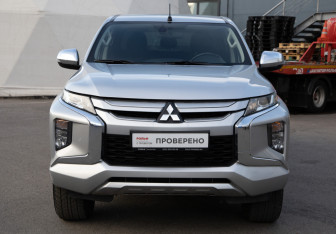Подержанный автомобиль Mitsubishi L200 2021 года (3 фото)