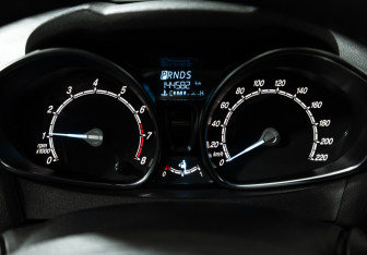 Подержанный автомобиль Ford Fiesta Hatchback 2015 года (12 фото)