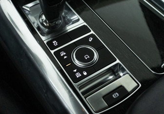 Подержанный автомобиль Land Rover Range Rover Sport 2020 года (21 фото)