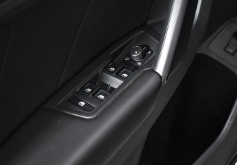 Подержанный автомобиль Volkswagen Tiguan 2018 года (10 фото)