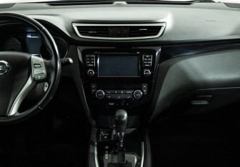 Подержанный автомобиль Nissan Qashqai 2014 года (14 фото)