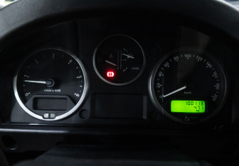 Подержанный автомобиль Land Rover Defender Suv 2007 года (15 фото)