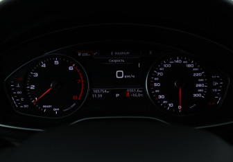Подержанный автомобиль Audi A4 Sedan 2019 года (19 фото)