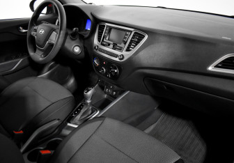 Подержанный автомобиль Hyundai Solaris Sedan 2021 года (12 фото)