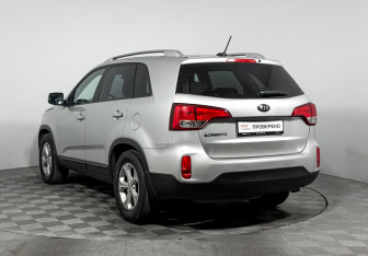 Подержанный автомобиль Kia Sorento 2019 года (7 фото)