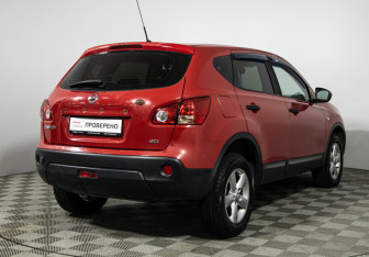 Подержанный автомобиль Nissan Qashqai 2007 года (5 фото)
