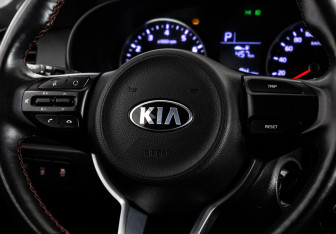 Подержанный автомобиль Kia Rio Hatchback 2019 года (11 фото)
