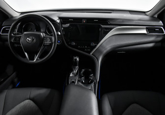 Подержанный автомобиль Toyota Camry Sedan 2020 года (14 фото)