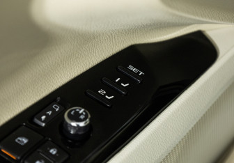 Подержанный автомобиль Toyota Camry Sedan 2020 года (16 фото)