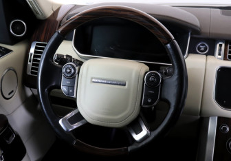 Подержанный автомобиль Land Rover Range Rover 2016 года (15 фото)
