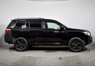 Подержанный автомобиль Toyota Highlander 2008 года (4 фото)